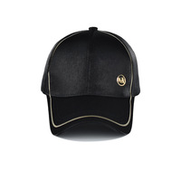 Casquettes de baseball en satin avec logo personnalisé, lettre M, étiquette métallique, vente en gros de casquettes de baseball ajustées brillantes en coton mercerisé à teinte d'été