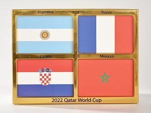 CS Gift Serie Completa Coppa <span class=keywords><strong>del</strong></span> <span class=keywords><strong>Mondo</strong></span> di Calcio Bandiere dei 4 <span class=keywords><strong>Paesi</strong></span> Principali Personalizzabili Collezione Sportiva Durevole di Valore a Lungo Termine - Product Image 3
