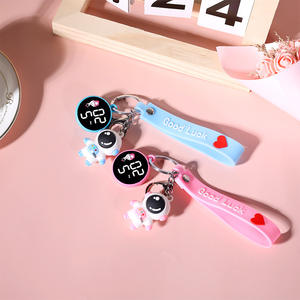 3D lindo astronauta 3 Pack llavero <span class=keywords><strong>Kawaii</strong></span> PVC llavero niños niñas regalo perfecto niños 5mm espesor mochila/Airpods/reloj Digital - Product Image 5
