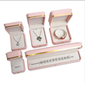 Seli-caja de joyería de lujo con logotipo personalizado, colgante rosa, pulsera, collar, anillo, caja de joyería de cuero PU - Product Image 2