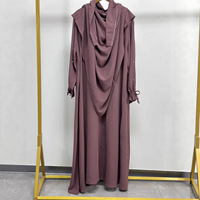 Robe une pièce en tissu polyester doux et respirant de couleur unie avec manches perlées et poignets élastiques, accompagnée d'un ensemble Khimar de luxe pour la prière de l'Aïd