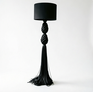 Lampe sur pied décorative en macramé, base en fer massif, abat-jour en corde de coton tressée à la main, couleur et taille personnalisées pour la maison, le café - Product Image 1