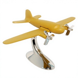 Modèle d'avion à l'échelle 1:300 avec hélices argentées, support poli nickel et revêtement en poudre jaune – Nouveau modèle d'avion pour décoration intérieure et cadeau - Product Image 1