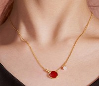 Collier plaqué or 18 carats résistant au ternissement et durable avec pendentif raquette et balle de tennis de table, cadeau à thème sportif, tendance