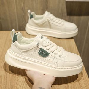 Baskets légères pour hommes, nouvelle collection été 2025, semelle épaisse rehaussante, chaussures blanches confortables pour jeunes, chaussures de sport pour hommes - Product Image 1
