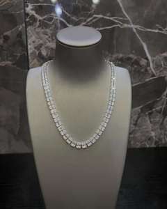 Collier cubain personnalisé serti de pierres, en argent sterling plaqué or et pierres de moissanite étincelantes, pour accessoires streetwear - Product Image 3