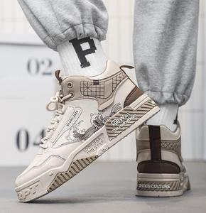 Le scarpe <span class=keywords><strong>2025</strong></span> da uomo primaverili e autunnali aumentano le scarpe bianche estive per il tempo libero
