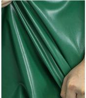 Tissu en polyester enduit de PVC imperméable et insonorisant pour les barrières acoustiques industrielles, les tentes et les systèmes d'enceintes acoustiques