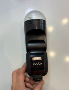 <span class=keywords><strong>Flash</strong></span> pour appareil photo <span class=keywords><strong>Godox</strong></span> <span class=keywords><strong>V1</strong></span> Pro 90 % neuf, transmission sans fil, Speedlite - Product Image 4