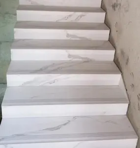 Penjualan terlaris ubin tangga tidak licin porselen putih dipoles seluruh tubuh Strip dekoratif ubin lantai keramik luar ruangan ukuran 1200x470mm