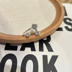 Bague Dylam High Top Jewelry en argent sterling 925 avec trois pierres de moissanite VVS1 couleur D, ouverte et ajustable, pour un usage quotidien - Product Image 6