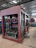 Machine à fabriquer des blocs creux en béton hydraulique automatique avec pompe et engrenage, modèle QT4-35 pour l'industrie de la construction