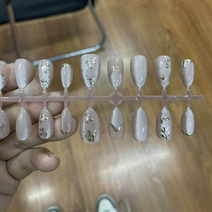 <span class=keywords><strong>Faux</strong></span> <span class=keywords><strong>ongles</strong></span> français 3D effet œil de chat dorés en ABS pour un style créatif et personnalisé, effet blanchissant sur les doigts - Product Image 4