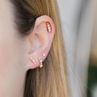 LOZRUNVE Desbloqueio Boucles d'oreilles clous en argent 925 classiques avec zircone pavée et perle d'eau douce, vente en gros