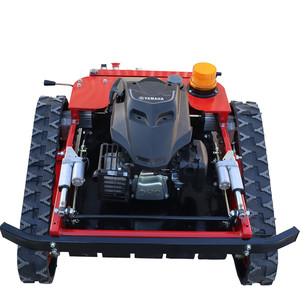 Robot tondeuse à chenilles télécommandé à essence avec moteur et boîte de vitesses intégrées, disponible – Tondeuse à gazon Husqvarna - Product Image 6