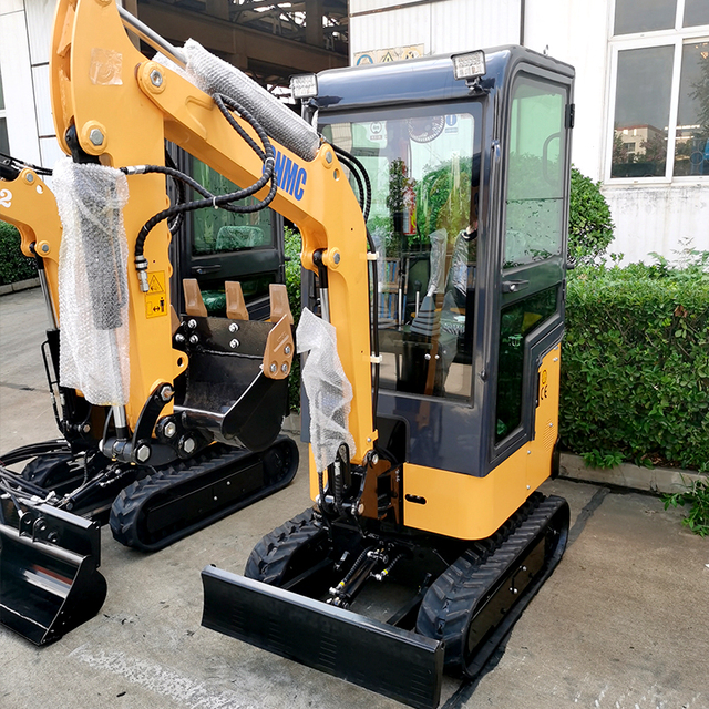 Manufacturer Price Chinese Mini Excavator 1.5t 1.8 t Offset Digging Mini Digger Excavator for Construction