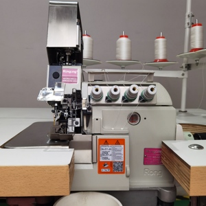 Machine à coudre surjeteuse à double barre d'aiguilles extra lourde RONMACK RM-NS-5DEH-27M pour matelas - Product Image 3