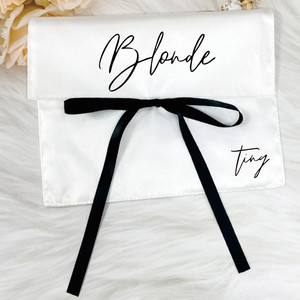 Bolsa de satén de lujo con logotipo personalizado impreso con lazo Peluca de pelo Embalaje Bolsa de seda con solapa antipolvo para ropa de lencería Estilo de moda - Product Image 3