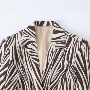 <span class=keywords><strong>Blazer</strong></span> élégant sur mesure pour femme 2026, imprimé léopard, à un bouton, veste de bureau à imprimé animal, coupe ajustée, OEM/ODM - Product Image 3