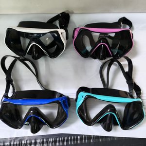 Masque de plongée en silicone transparent de haute qualité avec grande vision et tension réglable pour la natation et la plongée avec tuba - Product Image 3