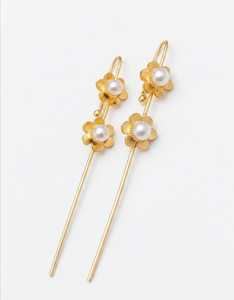 Brass Golden Pearl Daisy Ear <b>Cuff</b> | Trendy Floral Ear Climber | Elegant Non-Pierced Pin - Product Image 1