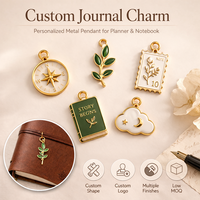 Pendentif Yogoo Dainty en acier inoxydable pour carnet : Breloque feuille verte forêt, nuage blanc et lune, et motif floral pour agendas.