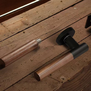 Ensemble de poignées de <span class=keywords><strong>porte</strong></span> intérieures en gros, finition grain de bois doré, style moderne et minimaliste, serrures de <span class=keywords><strong>porte</strong></span> en alliage d'aluminium pour la maison - Product Image 6