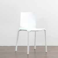 Chaise de restaurant en résine PP bon marché empilable moderne en plastique chaise de restaurant vente en gros prix d'usine