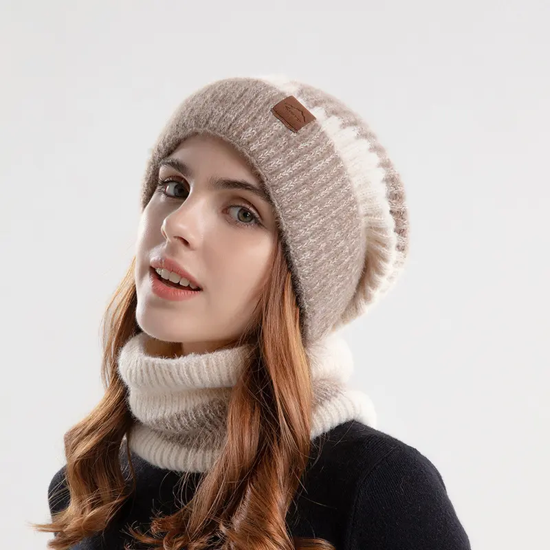 Chapeau bicolore automne et hiver pour femmes, épais et chaud, protection des oreilles, bavette en laine et velours, bonnet tricoté en deux pièces