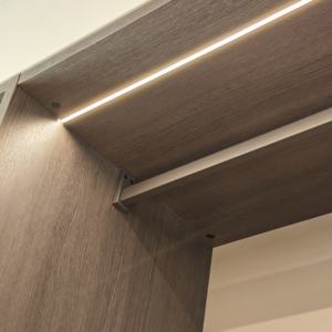 Estantería de Madera Personalizada para Montar en la Pared con Estantes Abiertos y Armarios de Almacenamiento, Ideal para Exhibir Vinilos, Libros y Decoración - Product Image 4