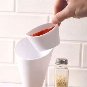 Gobelet à frites en plastique PP portable avec logo personnalisé et récipient à sauce intégré, ustensile pour collations - Product Image 4