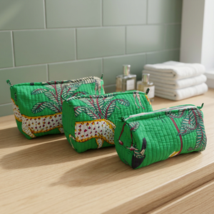 Kit de voyage matelassé en tissu de coton léger et écologique Green Jungle Dot - Audacieux et aventureux - Product Image 2