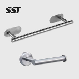 Juego de Accesorios de Baño de Acero Inoxidable SUS 304 con Recubrimiento en Polvo, Toallero Negro Mate de Lujo de 40 cm, Ganchos para Batas Montados en la Pared para Proyectos Hoteleros - Product Image 1