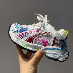 カラフルな子供用スニーカーユニセックスデザイナースポーツシューズ分厚いトレンディな靴サイズ9cから5y - Product Image 6