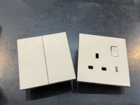 Oferta: Nuevo Panel de PC con Enchufe de 13A, Interruptores y Tomas de Corriente, Proveedor Eléctrico para Hogar y Hotel