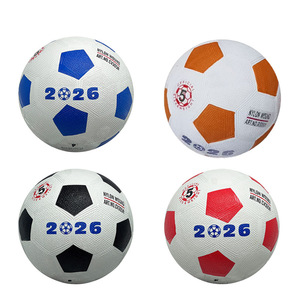 Ballon de football <span class=keywords><strong>en</strong></span> caoutchouc QiQiang 2026 pour matchs et entraînements scolaires <span class=keywords><strong>en</strong></span> intérieur et <span class=keywords><strong>en</strong></span> extérieur, personnalisable - Product Image 3