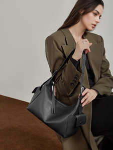 Borsa a Tracolla di Lusso in Vera Pelle per Donna, Design alla Moda con Motivo Candy, Fodera in Poliestere, Chiusura con Cerniera, Portatile per Uso Quotidiano - Product Image 4