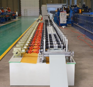 מכונת תריס גלילה מפוליאוריתן (<span class=keywords><strong>PU</strong></span>) למפעל 77, מחיר מכונת תריס לדלת <span class=keywords><strong>PU</strong></span> - Product Image 5