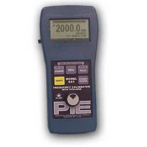 Calibrador de Frecuencia Modelo 541 con Totalizador, Medidor de Hz Portátil con USB - Product Image 3
