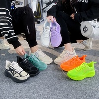 Nouvelles baskets respirantes 2026 pour couples, légères et rehaussantes, chaussures de course décontractées à lacets pour hommes et femmes, polyvalentes