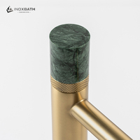 Robinet de lavabo haut de gamme en acier inoxydable 304, finition canon de fusil avec poignée moletée et marbrée pour projets commerciaux