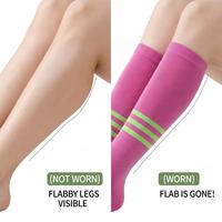 Chaussettes de compression graduée personnalisées avec logo, vente en gros d'usine, chaussettes longues de sport respirantes pour la course et l'athlétisme, chaussettes de sport pour équipes