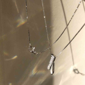 Collana in Oro Bianco con Diamanti Taglio Baguette Colore G Naturale Minimalista per Uso Quotidiano Femminile - Product Image 1