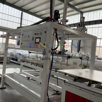 Kunststoff-Extrusionsmaschine für Küchenschränke WPC PVC Möbelplatten-Herstellungsmaschine Kunststoff-Extruder
