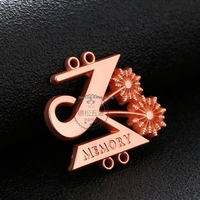 Broches de luxe personnalisées pour femmes en alliage de zinc avec strass, bijoux fantaisie, épingle de sûreté de créateur avec nom en lettres or et argent