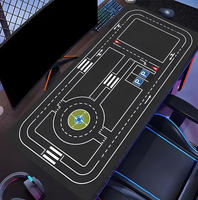 Tapis de souris de jeu XXL Future Track - Tapis de bureau extra-large avec zone de stationnement et feux de circulation, surface durable 90x40cm