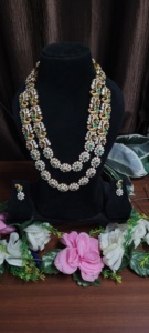 Ensemble de collier de mariée Vishalakshi à deux couches orné de pierres d'émeraude paon et serti de diamants - Product Image 2