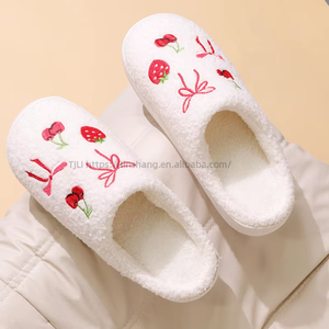 Meilleures pantoufles d'intérieur en TPR pour femmes, avec dessus en peluche, pantoufles élégantes pour femmes de qualité supérieure - Product Image 2