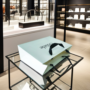 Sacchetti Regalo Personalizzati in Carta Kraft con Manici per Abbigliamento e Biancheria Intima, Personalizzabili con il Tuo Logo per Promozioni - Product Image 5