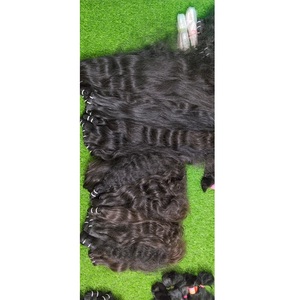 Trame de cheveux ondulés et bouclés indiens avec texture naturelle et alignement complet des cuticules pour des cheveux volumineux et durables - Product Image 5